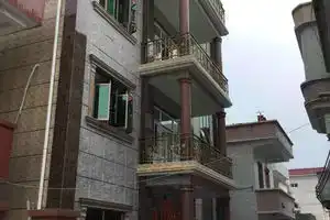 Отель «Shuangyuewan Happy Inn», Хойдун