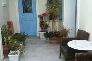 Villa Roussa City Center, Фира