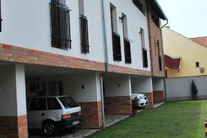 Albatrosz Apartman, Дьюла