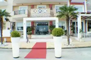 Апарт-отель «Γυρομάνιακ», Нео Пори