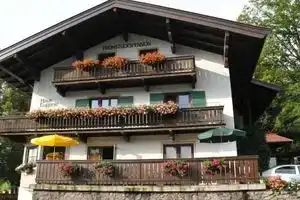 Frühstückspension & Appartements Eugenie, Кицбюэль