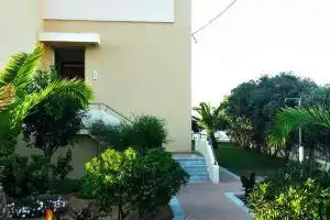 Sand Lily Apartment, Платаньяс