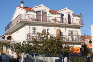 Apartments with a Parking Space Vodice - 5808, Водице