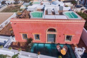 Tramonto Secret Villas, Ия