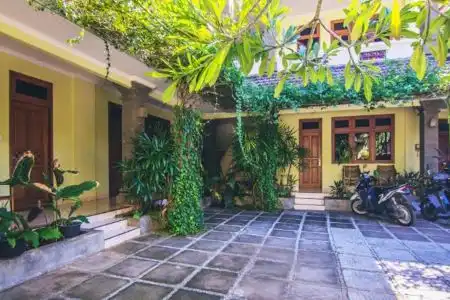 Puri Bunga Inn - 0