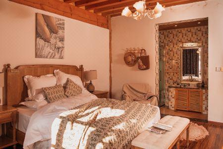 Guanxin · Half a Mile | Monet Garden Inn Monet Garden - 7