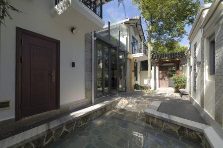 COURTYARD - 36