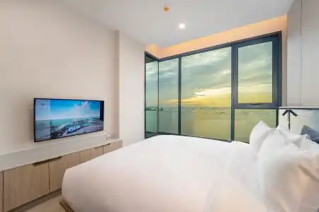 S Sriracha & Residence - 43