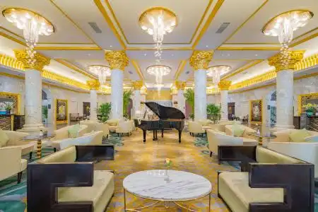 Crowne Plaza - 9