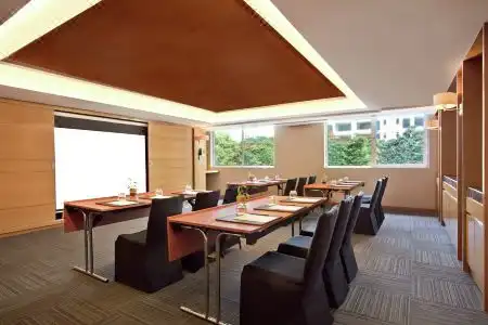 DoubleTree Suites by Hilton Bangalore - 6