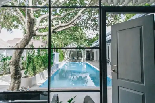 La Riva Boutique - 18