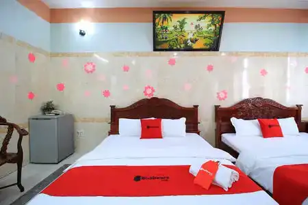 RedDoorz near Him Lam - 3
