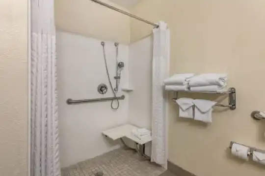 Comfort Suites Maingate East - 54