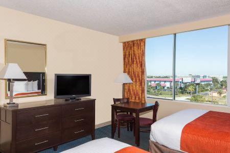 Ramada by Wyndham Kissimmee Gateway - 4