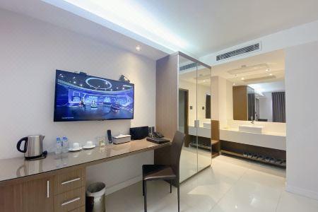 The Luxe - 1