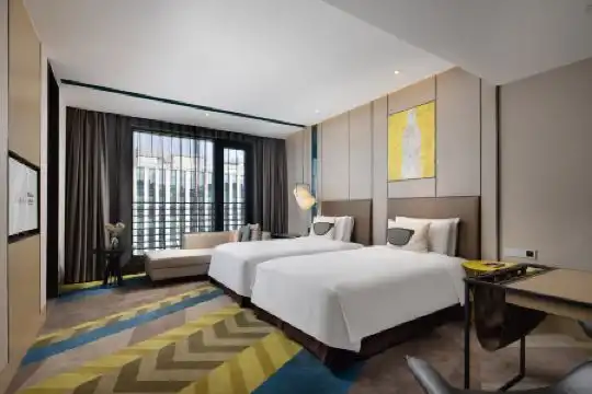 MiniMax Premier Shanghai Hongqiao - 102