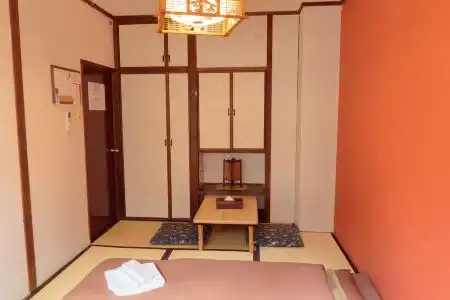 J-Hoppers Hiroshima Guesthouse - 39
