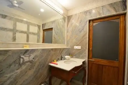 Nirbana Palace - A Heritage and Spa - 34