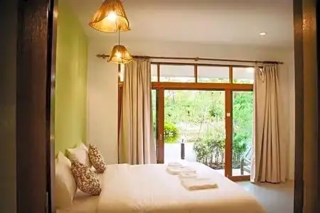 Ruean Thai Nai Bang by PANSAK Resort - 11