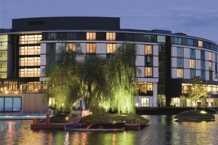 The Ritz-Carlton, - 7