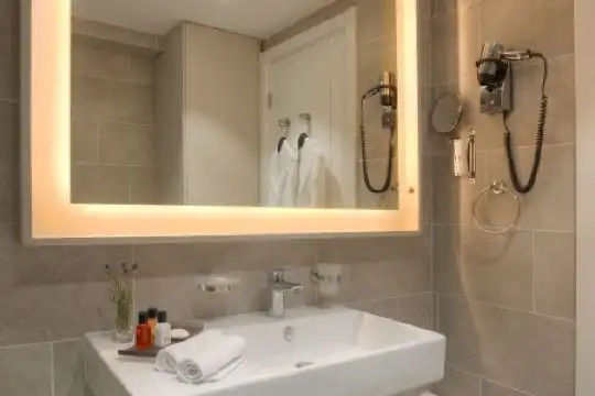 Fontana Seafront Residences - 18
