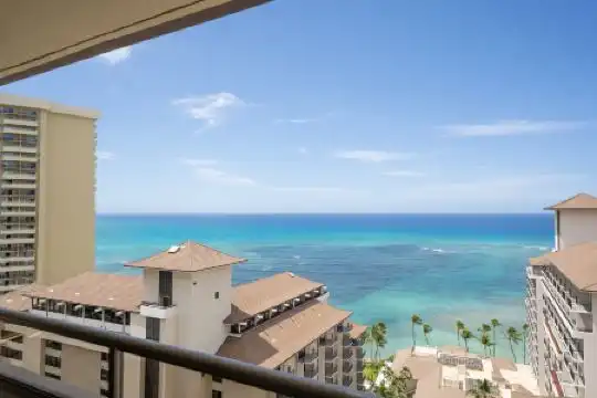 Embassy Suites by Hilton Waikiki Beach Walk - 41