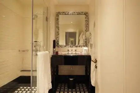 The Lalit London - 71