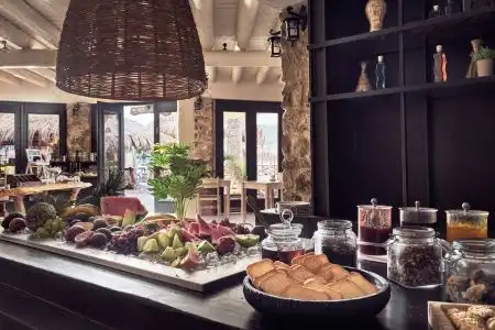 Gloria Maris Suites and Villa - 4