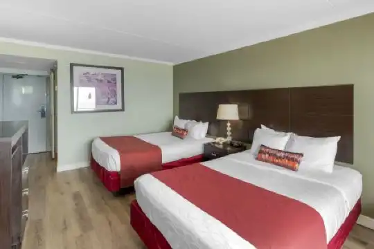 Best Western Plus Sandcastle Beachfront - 43
