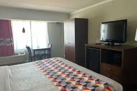 Best Western Plus Sandcastle Beachfront - 39