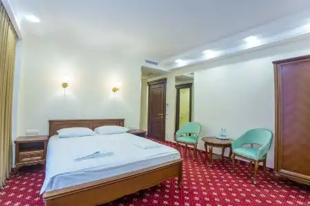 Ambassador - 18