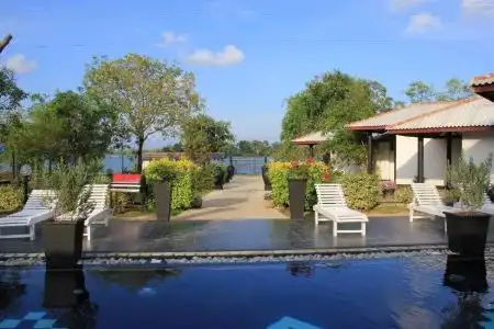 Flower Garden Lake Resort - 2