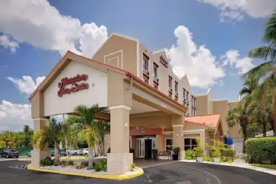 Hampton Inn & Suites Fort Lauderdale Airport - 104