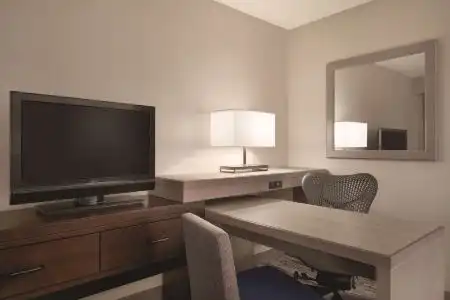 Embassy Suites Atlanta at Centennial Olympic Park - 13