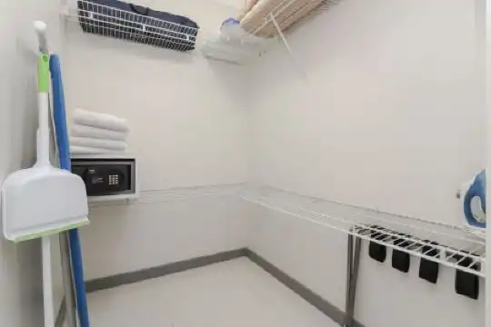 Habitat Brickell I Sextant - 140