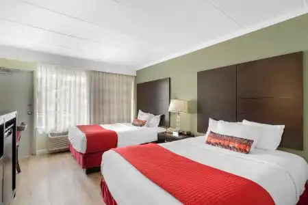 Best Western Plus Sandcastle Beachfront - 34