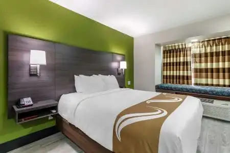 Quality Inn & Suites I-20 - 28