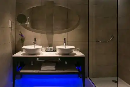 Emerald Suites - 9