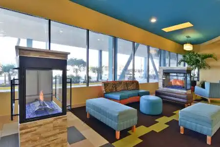 Best Western Plus Sandcastle Beachfront - 3