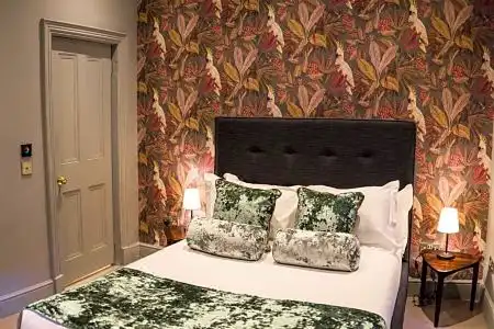No. 11 Boutique & Brasserie - 49
