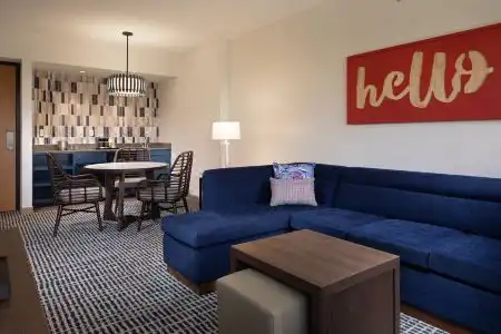 DoubleTree Suites by Hilton Orlando at Disney Springs - 13