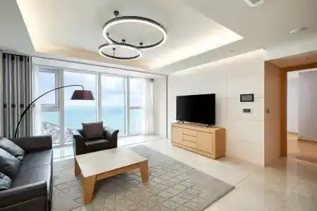 Grand Lct Residence - 212