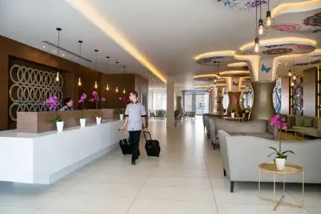 Emerald Suites - 2