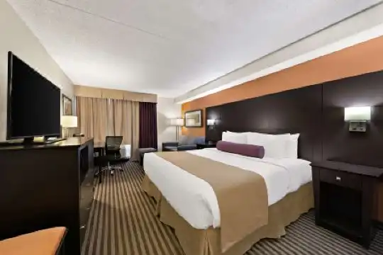 Best Western Plus North York & Suites - 45