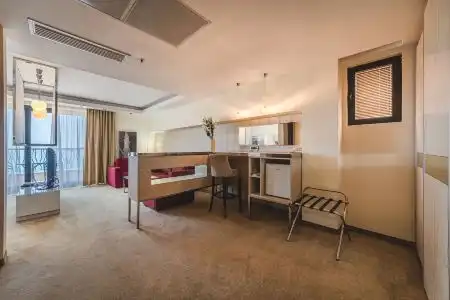 HEC Residence - 90