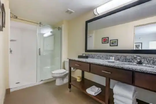 Comfort Suites Maingate East - 65