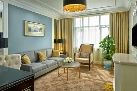 Crowne Plaza - 12