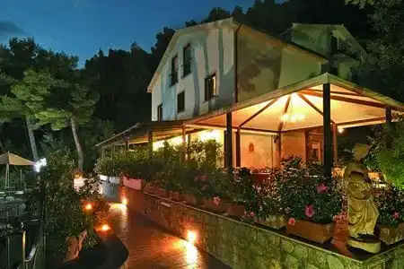 Villa Delle Meraviglie - 0