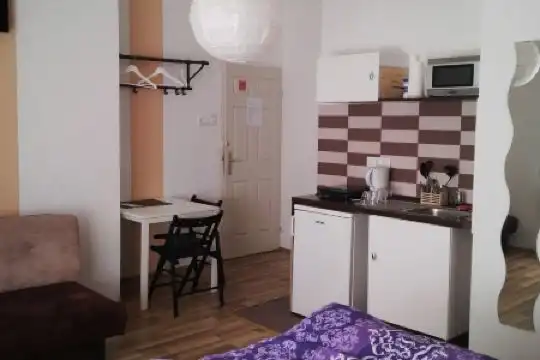 Kocka Szálló - 18