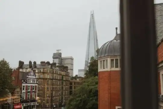 The Lalit London - 127